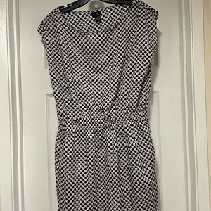 Women’s pouf style sleeveless mini dress